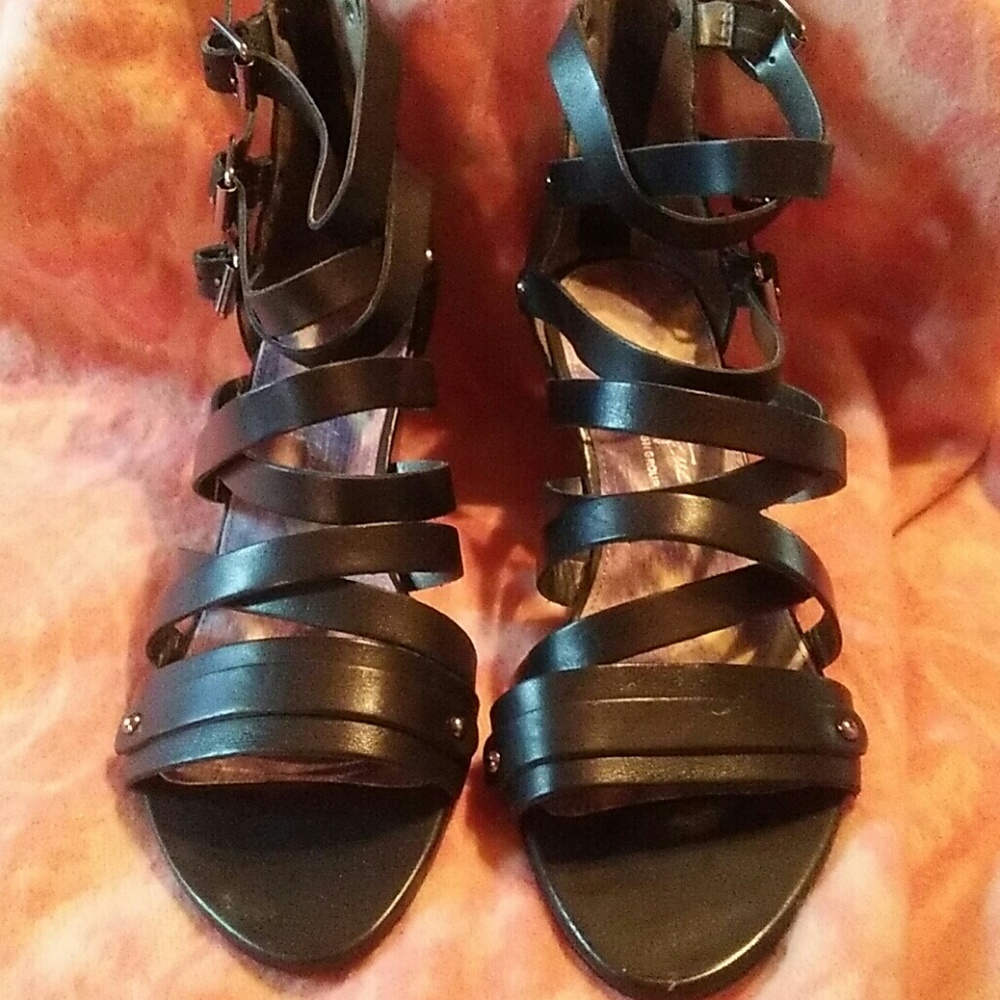 SE Boutique by Sam Edelman 9M Strappy Wedges
